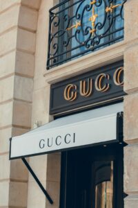 Gucci Livestream Shoppiung